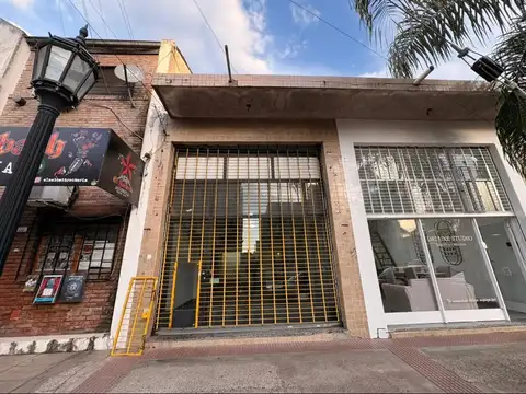 Don Torcuato- Amplio Local Sobre calle Paraguay al 400