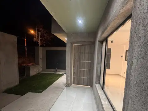 Casa en Venta con 3 cocheras
