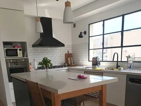 Casa 5 ambientes con 3 baños