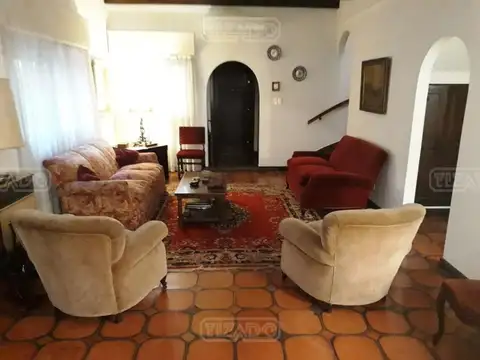 Casa 7 ambientes con 4 baños