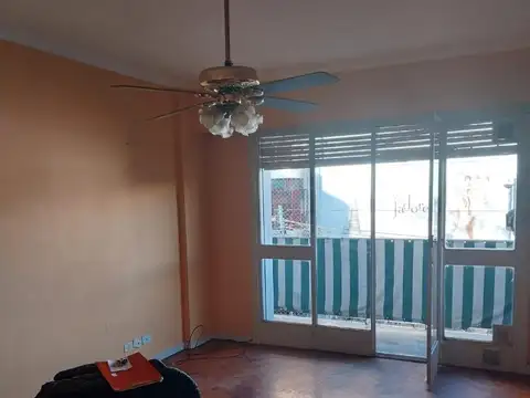 Departamento en Venta en Villa del Parque, USD 150.000