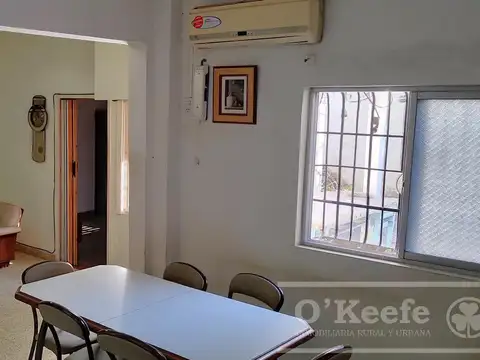 Casa en venta 3 ambientes con patio - Quilmes