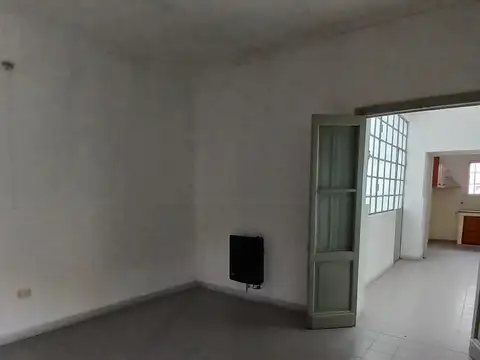 Ayacucho al 500, entre Maipú e Ituzaingó