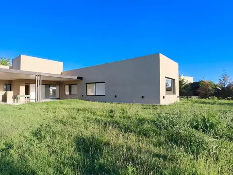 Casa en Venta San Sebastián Apta Credito. VENDIDA