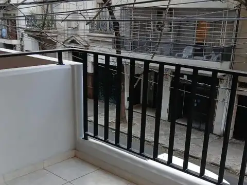 3 De Febrero 400, Piso 1°