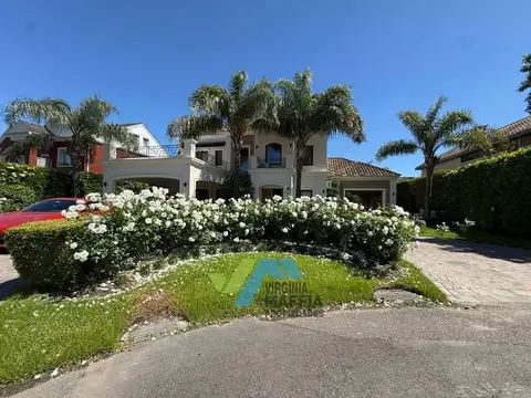 Casa Monoambiente con 4 baños