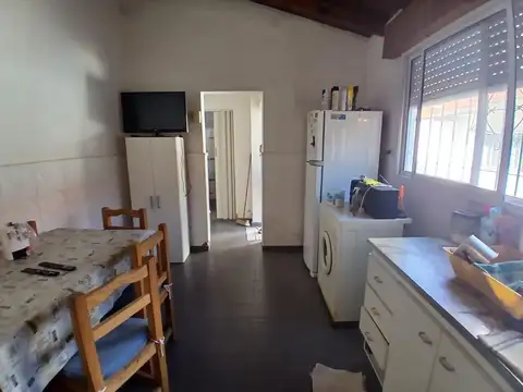 Casa - Terreno - Venta - 6 ambientes - Patio - Parrilla - Ideal desarrollador