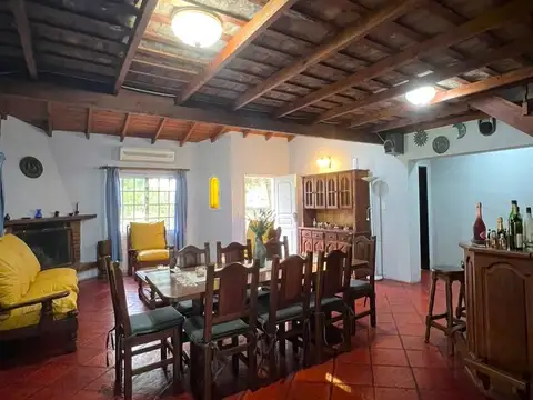 Venta de Casa Quinta en Parque Juralo + LOTE