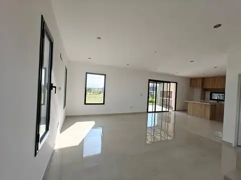 Casa en Venta en Pilar Del Este, USD 198.000