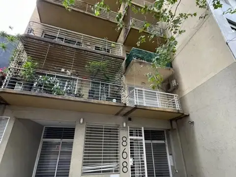 VENTA DE 2 AMB. AL FRENTE. MUY LUMINOSO. APTO PROFESIONAL