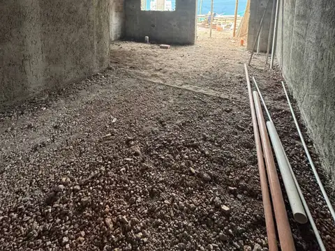 Casa 5 ambientes con 1 baño