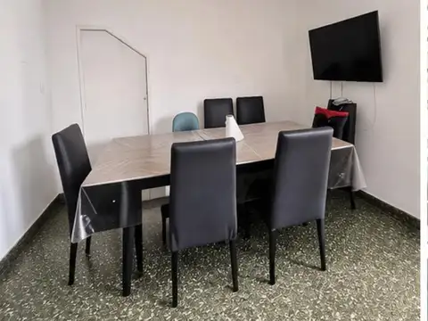 Haedo | Importante Casa de 288 m² | Lote 611 m² | Pileta, Jardín y Quincho