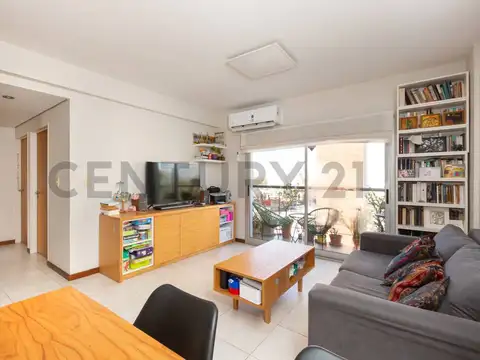 Av. Hipólito Yrigoyen 3700, Piso 6