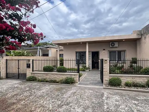 VENDO CASA 3 HABITACIONES BARRIO SARMIENTO