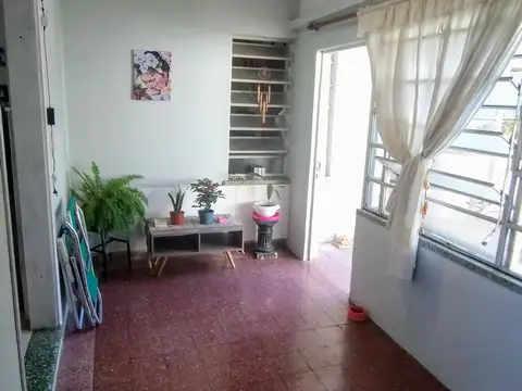 Casa 4 ambientes con 1 baño