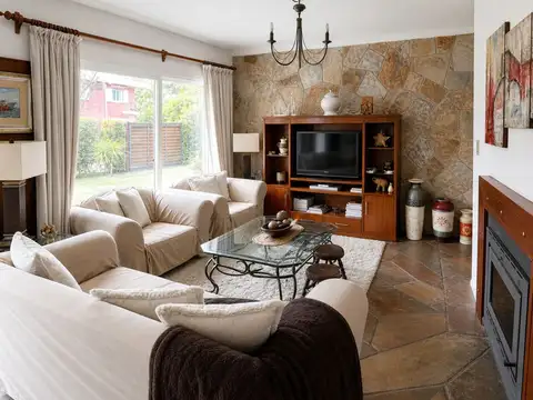 Casa en Alquiler Temporal en Cantegril, USD 10.000