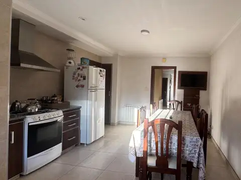 Casa 4 ambientes con parque apta crédito