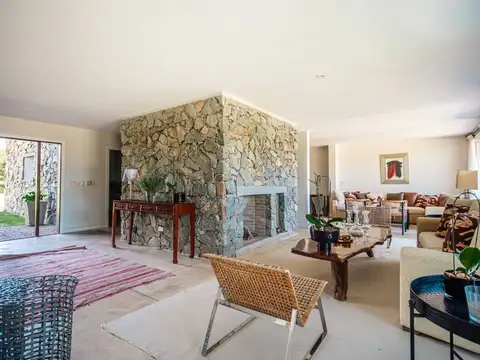 Casa en venta en Manantiales con vista al mar 100