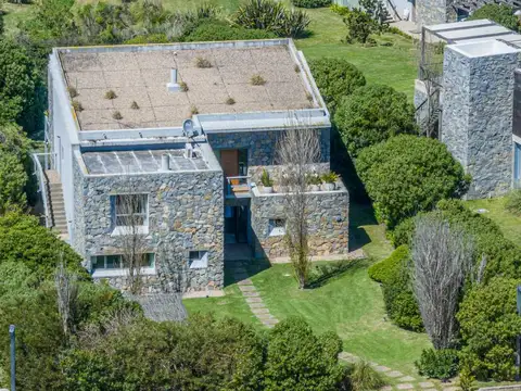 Casa en venta en Manantiales con vista al mar 100