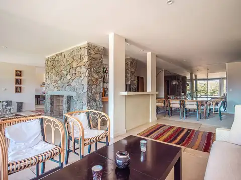 Casa en venta en Manantiales con vista al mar 100