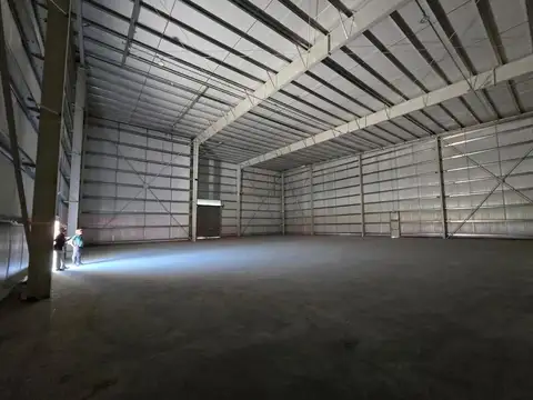 NAVE DE 1200 M² EN EL PARQUE INDUSTRIAL RECONQUISTA
