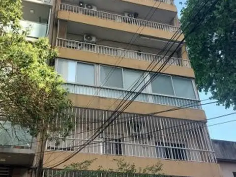 RODRIGUEZ Y PELLEGRINI.  SEMIPISO EN VENTA