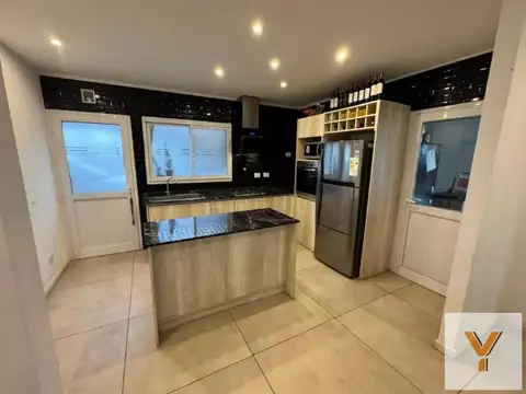 Casa 4 ambientes con 3 baños