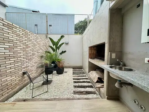 Thedy  y Carballo - Duplex 2 dormitorios con patio