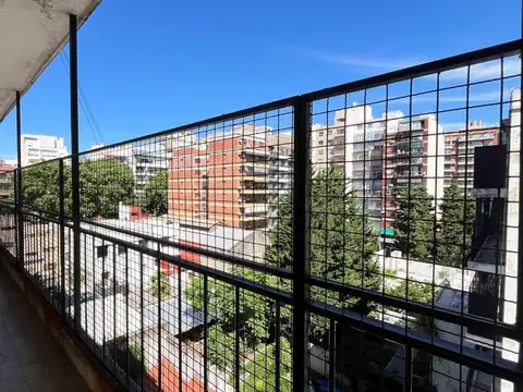 DPto 4 amb. 2 baños. 2 cocheras. Villa Urquiza