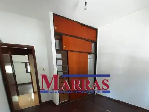 Depto Tipo Casa en Alquiler de 3 ambientes