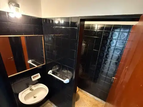 Oficina 2 ambientes con 1 baño