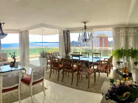 Departamento 4 ambientes con 4 baños