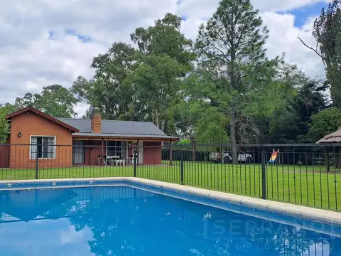 Casa 4 ambientes con 2 baños