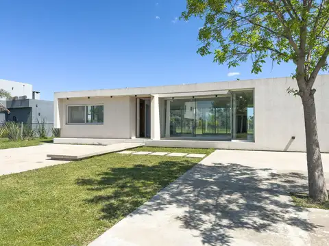 Venta casa a estrenar Haras Santa Maria una planta
