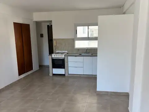 Departamento en Alquiler en Plaza Irigoyen, $ 450.000