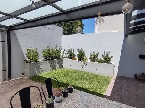 Depto Tipo Casa 3 ambientes con 2 baños