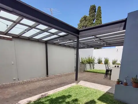 Depto Tipo Casa en Venta en Lomas De Zamora, USD 164.900