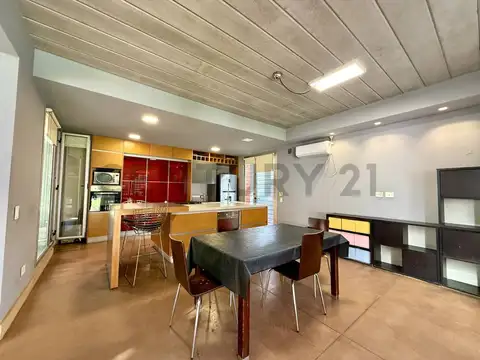 Casa en Venta en Barrio Parque Leloir, USD 420.000