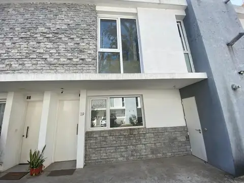 Casa en Alquiler 4 Ambientes en Condominio Tres Robles - Pilar