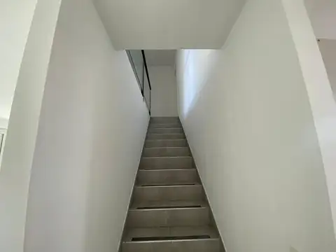 Casa en Alquiler con 1 cochera