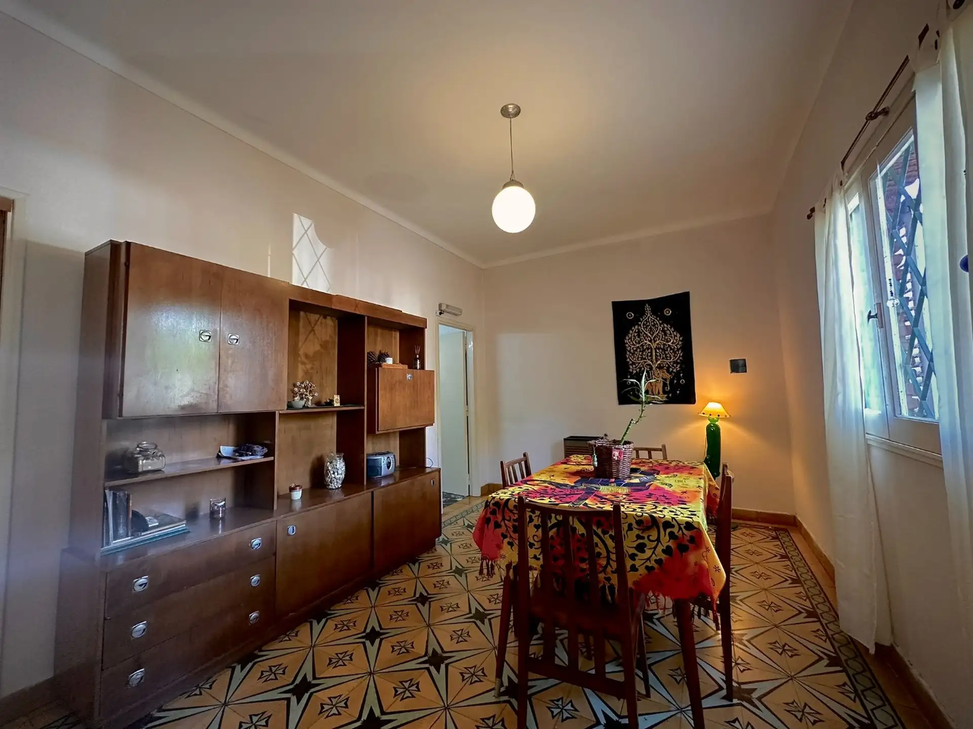 Chalet de 4 Ambientes - Impecable Estado - Barrio 180