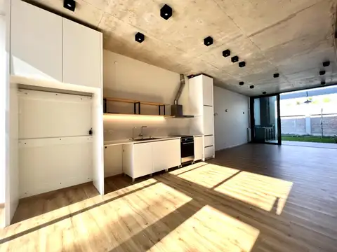 Casa en Alquiler en Victoria, USD 1.950