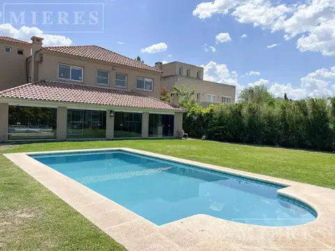 Casa en Venta en La Lomada De Pilar, Countries y Barrios Cerrados en Pilar