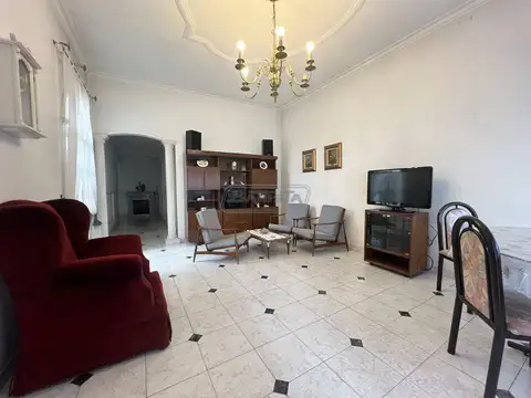 Av Presidente Peron 3200