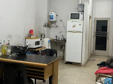 Venta Oficinas corporativas amplio espacio operativo Galpon