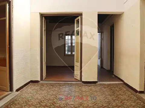 Amplia propiedad ideal para oficina o familia 