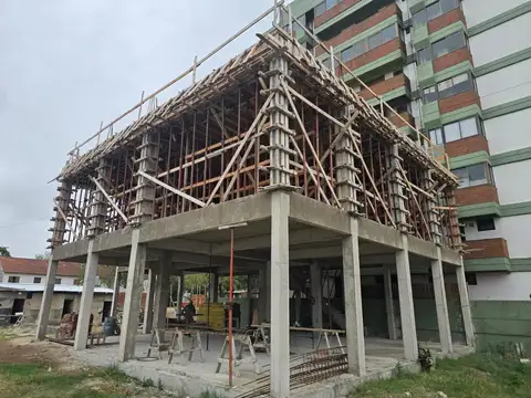 Venta De Gran Local Comercial A Una Cuadra Del Mar