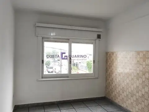 Departamento en Alquiler en Lomas del Mirador, $ 850.000