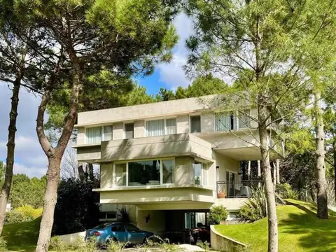Casa en venta - 6 Dormitorios 5 Baños - Pinamar