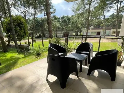 Casa 8 ambientes con 4 baños